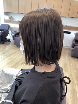 ブーム(BOOM) 切りっぱなしボブ×酸性ストレート