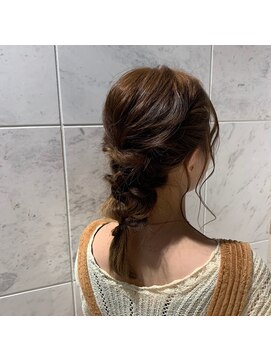 ロア 福岡天神本店(LORE) ミディアム編みおろし