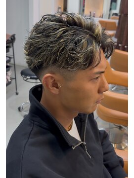 ハーツ バイ レックス 中野(HEARTS by rex) フェザーパーマ×スキンフェード