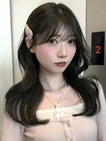 ユニ 原宿(uni)&nbsp;韓国ヘアヨシンモリシースルー前髪レイヤーカットグレージュ