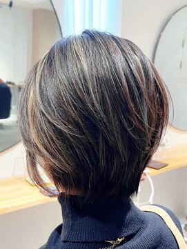 アイズ(I's) バレショート×デザインカラー×白髪ぼかし