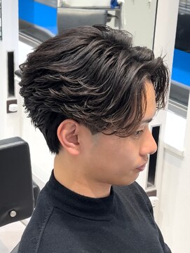 オーシャントーキョー 仙台(OCEAN TOKYO) センターパートショートフェザーパーマ2ブロックビジネス黒髪