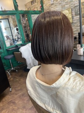 ヘアーラウンジ アンフィ 井土ヶ谷(Hair Lounge Anphi) 艶髪ボブ