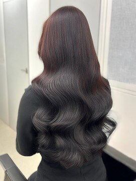 ロイオブジゼル(roi of GiseL) ロング　レイヤーカット　韓国巻き　艶髪　アッシュカラー　20代