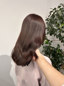 ジプソ(Gypso) 大人っぽい、上品にみえるピンクブラウンカラー