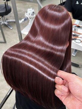 トゥエル バイ ディプティモイラ(tuelu by dipty MOILA) 艶髪ボルドーカラー