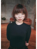シカ(sica)&nbsp;ウルフボブに春のレッドカラー