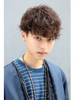 ネイビー(NAVY)&nbsp;前下がりフェザーマッシュ ソフトツイストパーマ ツーブロック