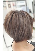 ヘアースタジオ ジェイワン(hair studio J ONE)&nbsp;30代40代50代60代大人前下りショート脱白髪染めシルバーベージュ