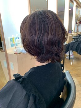 シンクジンクヘア(THINK ZINK hair)の写真/ベースカットにこだわっているからこそ、伸びてもフォルムが崩れない!再現性◎でずっとキレイが続くStyleに