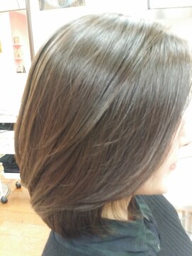 ヘアーズグルーヴ(Hair's groove) ミディアムレイヤーボブ