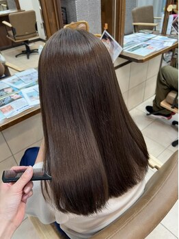 クアトロ グランシュ 川崎店(QUATRO × GranCieux)の写真/髪の芯まで浸透し、艶のある美髪へ導きます◎ダメージが気になる方も、通う度に潤いと艶が手に入る―。
