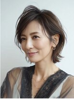 ハーツ(Heart's)&nbsp;大人ショートに似合う透明感のある白髪ぼかしカラー