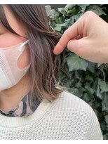 アクト(ACT)&nbsp;ミルクティーグレージュ×インナーカラー　外はねボブ