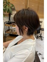 チリンバイロストシティー(Chillin by LOSTCITY)&nbsp;ショートボブ髪質改善白髪ぼかしハイライトスクールカット