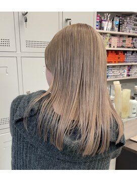 ヴァーディ オモテサンドウ(Vardy omotesando) ベージュカラー・ハイトーングレージュ・ダブルカラー