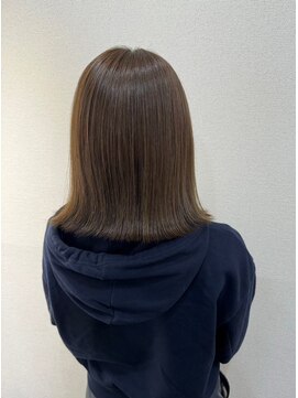 美容室 フォーリア Foglia ミディアムボブ アッシュカラー