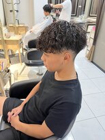 アイズ 海老名(AIZU)&nbsp;波巻きパーマ メンズパーマ 波巻きスパイラルパーマ 眉毛