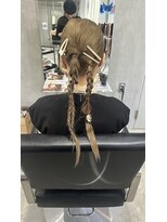 ラック(LUCK)&nbsp;レイヤーぱっつん前髪ステップボーンカットシルキー船橋/韓国