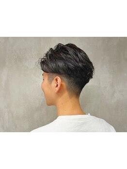 10代マッシュスタイルからデキるビジネスマンまで幅広い支持◎眉毛の形もお任せください♪