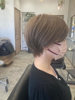 エン(en)の写真/顔周りのデザインにこだわった似合わせカットで小顔見せ◎ボブ、ハンサムショート、丸みショートもお任せ！