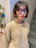 20代30代くせ毛風パーマ丸みショート小顔カット抜け感