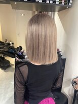 アミル(amiLe)&nbsp;寒色ベージュ/渋谷ブリーチ/ブリーチカラー/ダブルカラー