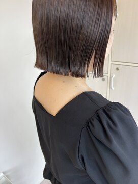 ヌール(Nuru) 切りっぱなしミニボブ