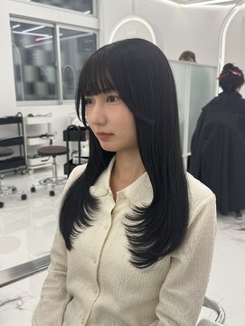 コア プラス 立川(COA PLUS) 暗めカラー韓国レイヤーカット【井澤彩】