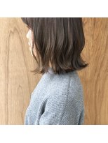 ツイギー 伊賀上ビル店(TWiGGY)&nbsp;ゆるっと外ハネ、肩の長さのミディアムボブ。