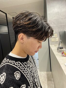 アンダーバーホワイト(_WHITE) ショートセンターパート