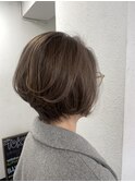 上品なグレージュショート