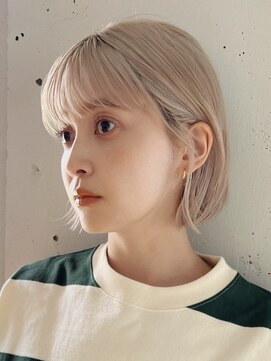 ノイカーム(noi Calm) 顔周りレイヤーカットくびれヘアミルクティーベージュカラー