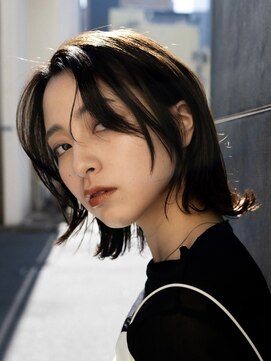 ピズム(PISM) くびれヘア/ダークアッシュ/レイヤースタイル/顔まわりレイヤー