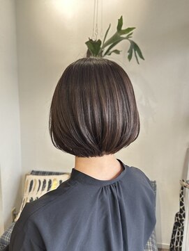 ホワイト(WHITE) レイヤーボブ×髪質改善カラー