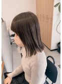 ベージュ