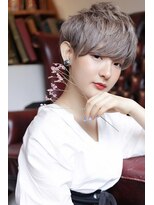 ル クラブ 銀座(Le Club) (銀座)ジェンダーレスなシルバー・ブロックマッシュ