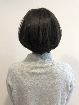 サヴォイ ヘア ドレッシング(SAVOY HAIR DRESSING) 丸みを活かしたショートボブ