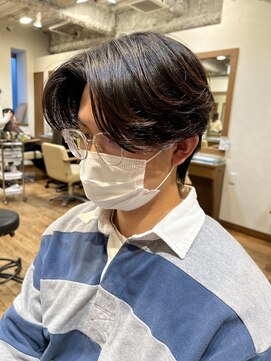 エクリ 麻布十番(equri) ナチュラルニュアンスセンターパートスタイル