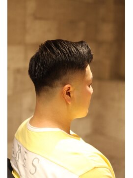 キングスマン トーキョー 国分寺(KINGSMAN TOKYO) アップバング/ツーブロック/スキンフェード[国分寺/国分寺駅]