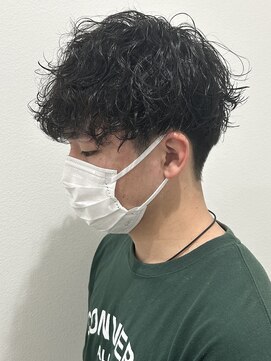 ヒュイル バイ ニアウ(Hwyl by Niau) メンズマッシュパーマ波巻スパイラルパーマニュアンスパーマ