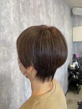 イーラ(E-LA) ショートボブ