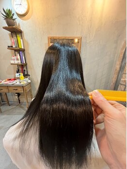 ティエタ(tietaa)の写真/ダメージレス×再現性が高い縮毛矯正が大人気！ナチュラルなストレートで、毎日のお手入れが楽になる☆