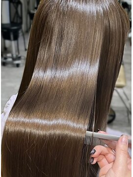 イリ(iLi) 【iLi×MIRAI】艶髪矯正