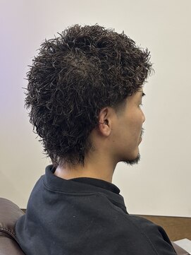 バタクラン(BATACLAN) ショートウルフテーパーフェードピンパーマメンズパーマ眉毛岐阜