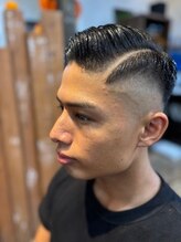 フィールドヘアー&nbsp;ハードパート７：３×スキンフェード＜理容室＞＜八千代＞