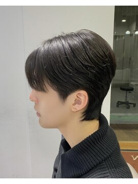 ネオリーブウリ 二子玉川店(Neolive uri) ブルーブラックフェザーパーマサーフカールセンターパート