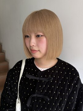 サンク 原宿 表参道(cinq) ヘーゼルグレージュミディアム顔まわりレイヤーボブ