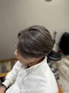 ファム(fam.) 透明感抜群！グレージュカラー