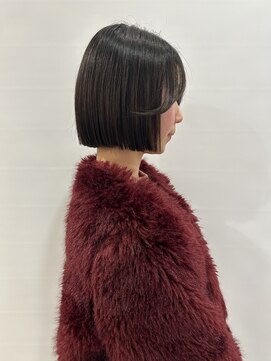 ウタシロイロ(uta shiroiro) 切りっぱなしボブ